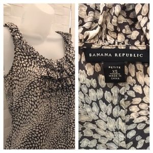 Banana Republic sleeveless ruffle front top Sz XS